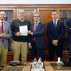 La primera subasta benéfica del Colegio de Abogados de Granada se salda con cerca de 2.500 euros a beneficio de AUPA  