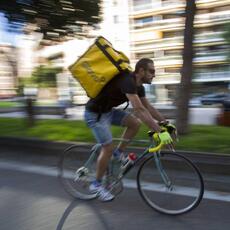 Glovo anuncia que dejará de trabajar con repartidores autónomos y hará contratos laborales